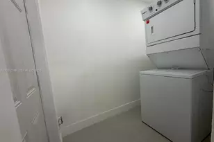 501 NW 25th Ct, Miami, FL 33125 - Photo 8