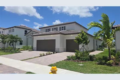 2475 SE 29th Dr, Homestead, FL 33035 - Photo 2