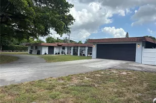 10 SW 46th Ave, Plantation, FL 33317 - Photo 1
