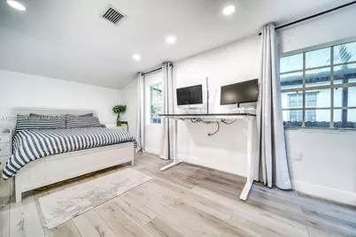 13801 NE 1st Ave, Miami, FL 33161 - Photo 16