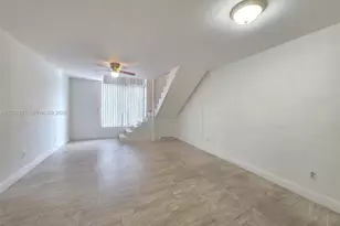10905 N Kendall Dr, Miami, FL 33176 - Photo 2