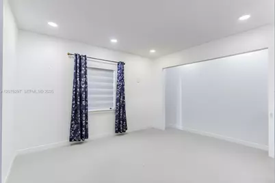 233 W 39th Pl, Hialeah, FL 33012 - Photo 20