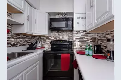 600 Layne Blvd #112, Hallandale Beach, FL 33009 - Photo 12