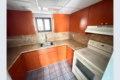 5 Olive Dr #13, Hialeah, FL 33010 - Photo 2