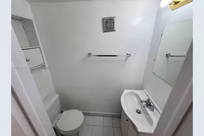 1300 W 47th Pl #216A, Hialeah, FL 33012 - Photo 8