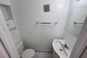 1300 W 47th Pl, Hialeah, FL 33012 - Photo 8
