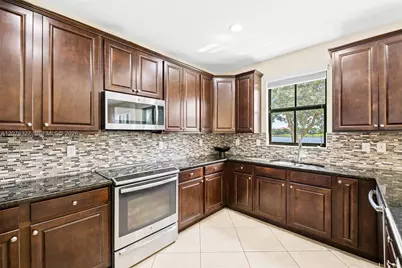 8442 Lake Majesty Ln, Parkland, FL 33076 - Photo 8