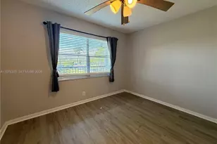 901 SW 128th Terrace, Pembroke Pines, FL 33027 - Photo 4