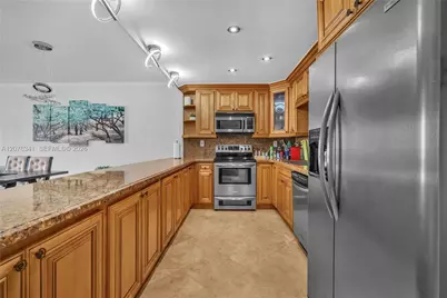 19370 Collins Ave #919, Sunny Isles Beach, FL 33160 - Photo 4