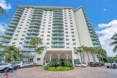 19370 Collins Ave #919, Sunny Isles Beach, FL 33160 - Photo 2