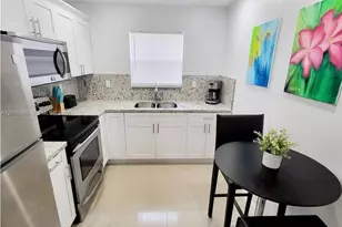 1723 Wiley St, Hollywood, FL 33020 - Photo 6