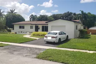 8320 NW 24th Ct, Pembroke Pines, FL 33024 - Photo 6