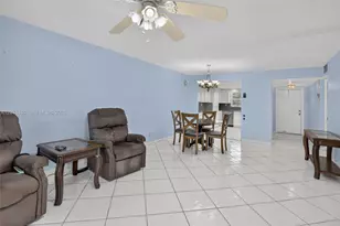 9721 Sunrise Lakes Blvd, Sunrise, FL 33322 - Photo 14