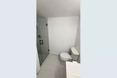 2750 W 63rd Pl #12-24, Hialeah, FL 33016 - Photo 10