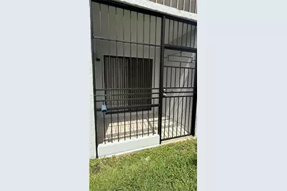 2750 W 63rd Pl #12-24, Hialeah, FL 33016 - Photo 14