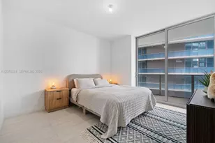 77 SE 5th St, Miami, FL 33131 - Photo 6