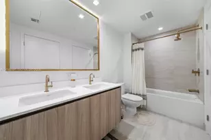 77 SE 5th St, Miami, FL 33131 - Photo 8