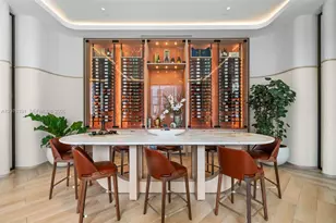 77 SE 5th St, Miami, FL 33131 - Photo 16