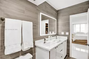 500 Bayview Dr, Sunny Isles Beach, FL 33160 - Photo 32