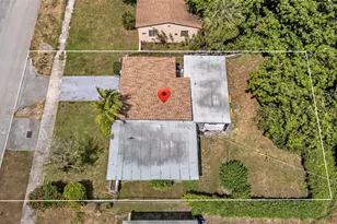 835 NW 84th St, Miami, FL 33150 - Photo 6