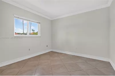8936 SW 11th St, Miami, FL 33174 - Photo 12