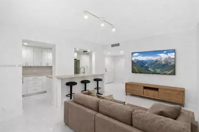 90 Edgewater Dr #104, Coral Gables, FL 33133 - Photo 4