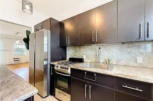2463 Pine Tree Dr, Miami Beach, FL 33140 - Photo 10
