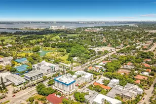 2463 Pine Tree Dr, Miami Beach, FL 33140 - Photo 30