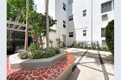2463 Pine Tree Dr #3, Miami Beach, FL 33140 - Photo 18