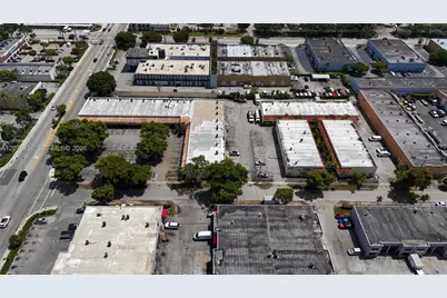 1600 W 38th Pl, Hialeah, FL 33012 - Photo 16