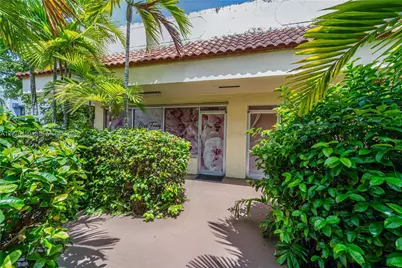 1600 W 38th Pl, Hialeah, FL 33012 - Photo 2