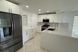 7701 SW 88th St, Miami, FL 33156 - Photo 2