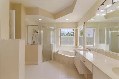 10256 NW 53rd Ct, Coral Springs, FL 33076 - Photo 16