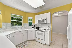 15822 SW 16th Ct, Pembroke Pines, FL 33027 - Photo 14