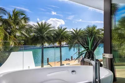 528 Lakeview Ct, Miami Beach, FL 33140 - Photo 48