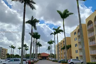 7010 NW 186th St, Hialeah, FL 33015 - Photo 8