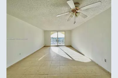 7010 NW 186th St #5-506, Hialeah, FL 33015 - Photo 14