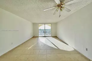 7010 NW 186th St, Hialeah, FL 33015 - Photo 14