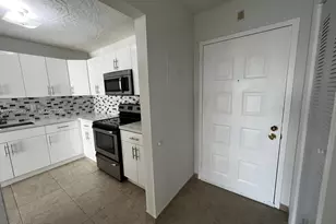 7010 NW 186th St, Hialeah, FL 33015 - Photo 18