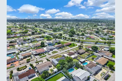 17930 NW 42nd Pl, Miami Gardens, FL 33055 - Photo 16