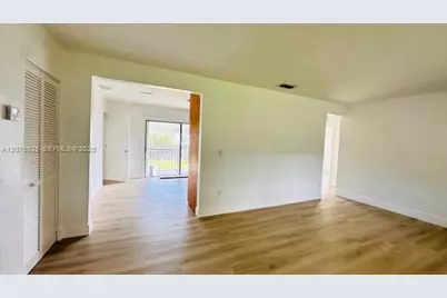 6371 SW 39th St, Miami, FL 33155 - Photo 2