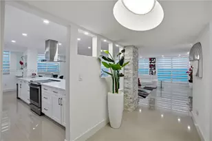 2751 S Ocean Dr, Hollywood, FL 33019 - Photo 2