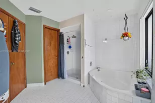 15660 SW 152nd Pl, Miami, FL 33187 - Photo 18