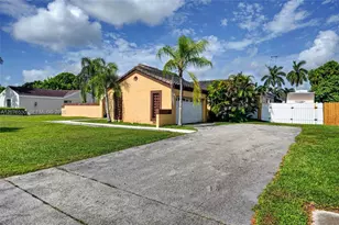 15660 SW 152nd Pl, Miami, FL 33187 - Photo 2