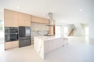 10381 NW 67th Terrace, Doral, FL 33178 - Photo 14