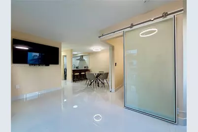 1255 Collins Ave #304, Miami Beach, FL 33139 - Photo 8