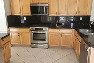 1072 NW 139th Terrace, Pembroke Pines, FL 33028 - Photo 6