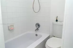854 NW 87th Ave, Miami, FL 33172 - Photo 16