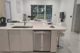 19353 SW 60th Ct, Pembroke Pines, FL 33332 - Photo 2