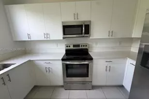 519 NE 208th Terrace, Miami, FL 33179 - Photo 14